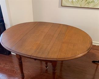 #6	Farm House Style Wood Table w/8 leaves - 125x43.5x30	 $175.00 
