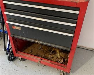 #34	Red Sears Craftsman 3 drawer & 1 drawer cabinet - (as is)  19x27x32 w/key	 $50.00 
