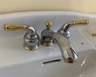 #53	White Porcelain Pedistal Sink w/2 tone Handles - 21x26x36	 $100.00 
