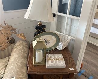 End table 20 .lamp 5