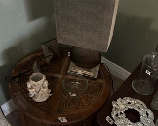 Lamps 5$, end table 10$