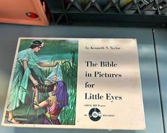 "The Bible in Pictures for Little Eyes" On 16 Records Kenneth N Taylor 1971