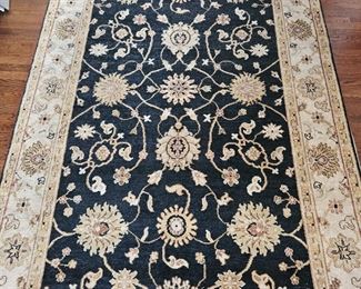 Agra Genuine Hand Woven Oriental Rug 6'x9'
Made in India!
