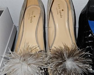 Kate Spade Tan Stiletto Pumps W/ Malibu Made In Italy Feathers Sz 9!
