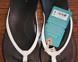 OLUKAI Ho’Opio Flip Flop Sandals Sz 8 NWT!