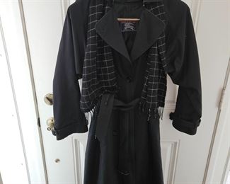 Burberry of London Women’s Med Raincoat with 100% Wool Liner!
