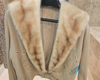 Vintage Fur Collar Sweater!