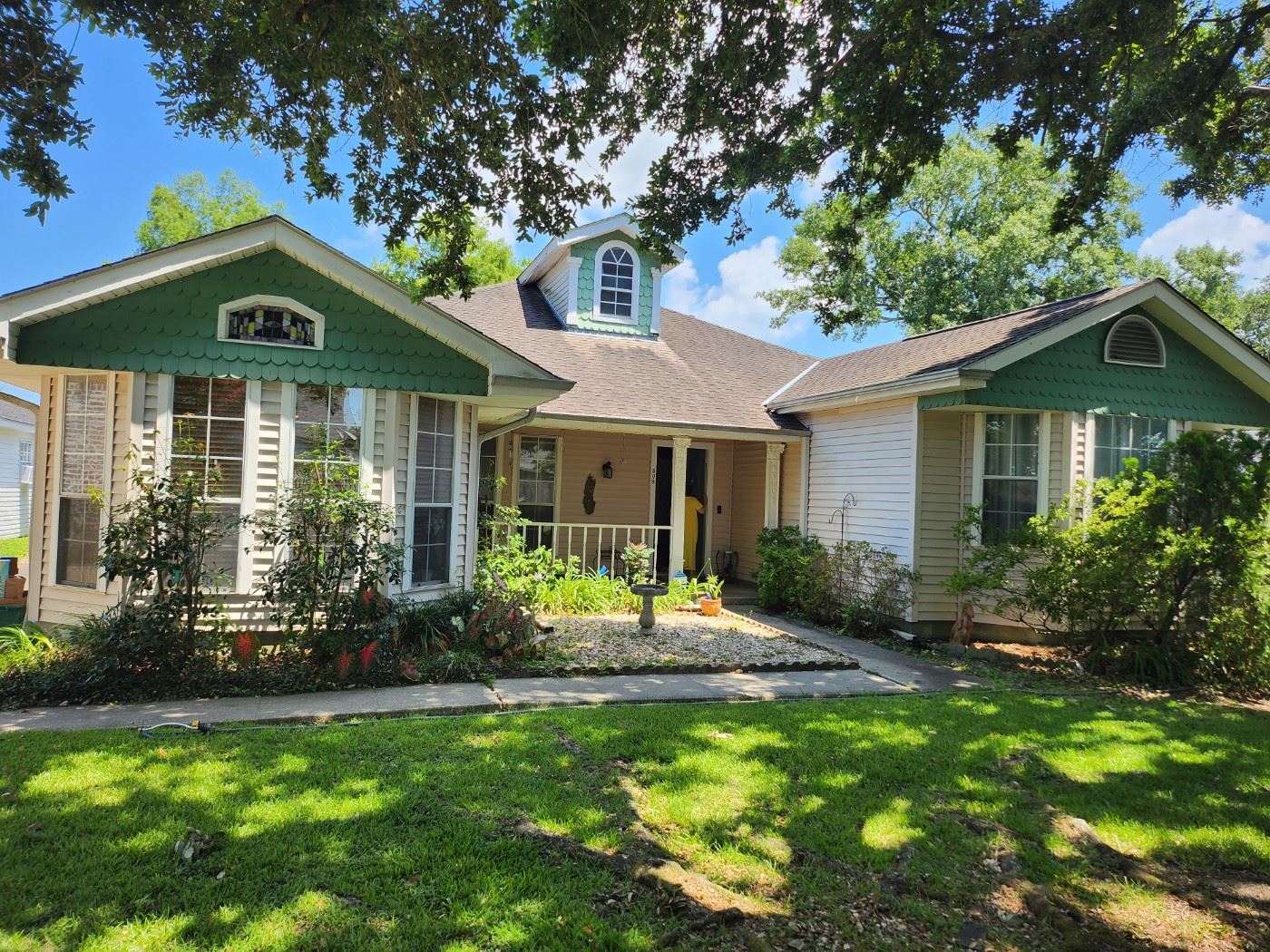 Delightful Estate Sale in River Ridge starts on 8/5/2023