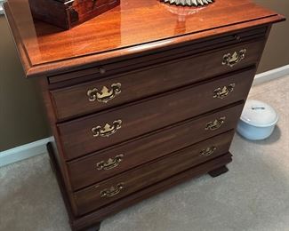 Vintage American cherry four drawer chest with brushing slide likely Thomasville, 1970's
