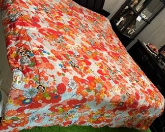 Vintage Comforter Linens