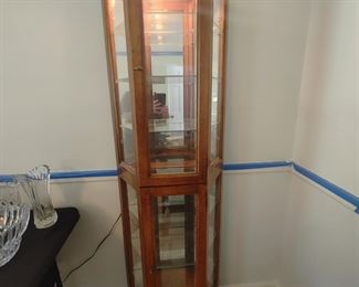 Light curio display cabinet