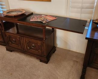 Thomasville Italian Provincial Traditional Flip Top Cherry Buffet Server Dry Bar