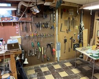 WONDERFUL HAND TOOLS