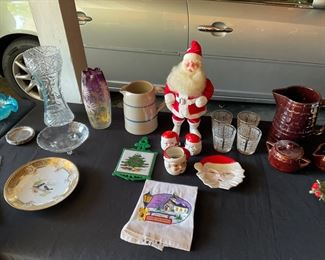 VINTAGE HOLIDAYS COLLECTIBLES 