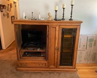 NIVE OAK ENTERTAINMENT CERNER