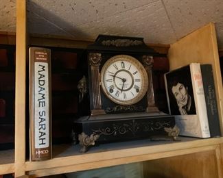 ANTIQUE CLOCK 