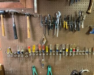 HAND TOOLS