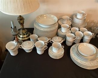 NICE CHINA SET