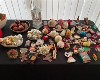 MISCELLANEOUS HOLIDAY ORNAMENTS 