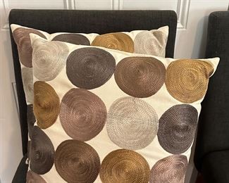 (2) Decorative Pillows