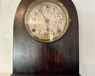 Mantle Clock