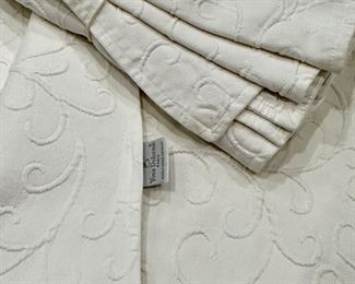 Yves Delorme Queen Coverlet & 2 Shams