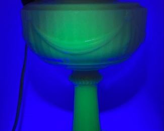 1930s Alacite Lincoln Drape lamp