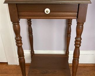 Vintage spindle leg accent table