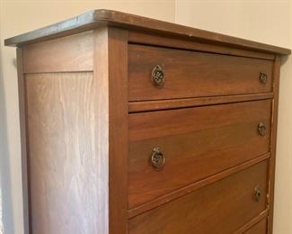 Antique chest of drawers