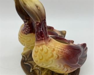 Vintage Hull twin geese planter #95