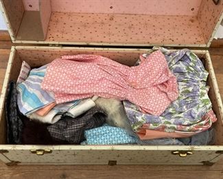 Vintage Atomic Era doll clothes trunk