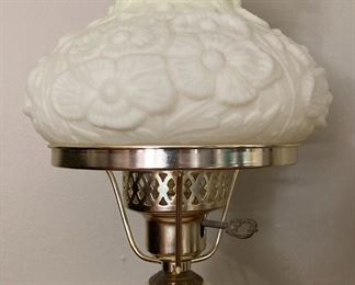 Vintage yellow glass ruffle rim table lamp