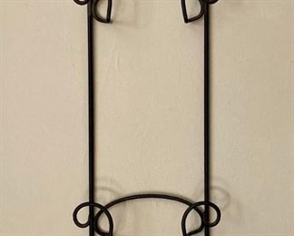 Wrought iron plate holder