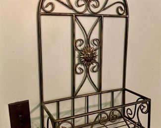 Metal sun motif wall basket