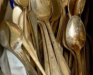 Assorted vintage flatware