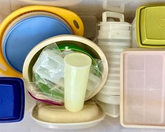 Assorted vintage Tupperware