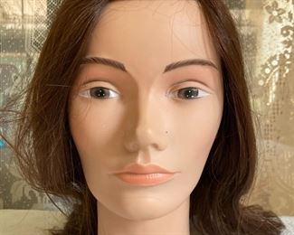 1989 Pivot Point International Viola salon mannequin head
