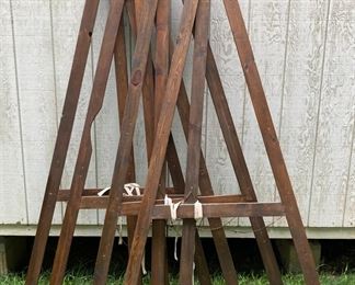 Assorted wood easels