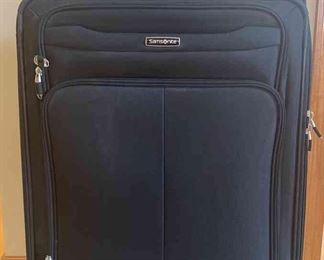 Samsonite NEW With 4 Spinner Wheels 