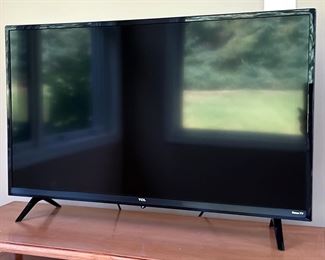 TCL Roku 33 Inch Television 