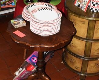 Nice parlor table with Coca Cola plates and bowls