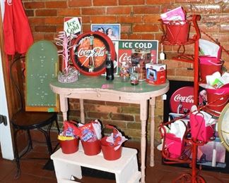 More items in the front room