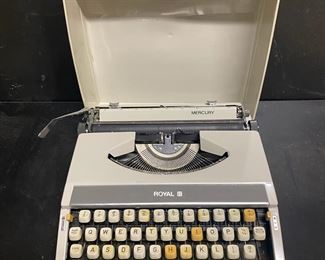 Vintage Royal Mercury Typewriter 
