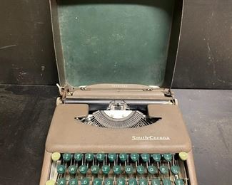 Vintage SmithCorona Skyriter Typewriter 