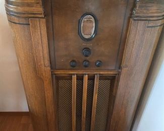 1936 Philco Console Radio
