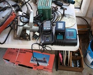 Makita Battery Charger for Lithium Ion Batteries - DC18SD,  Ryobi 18 v Drill - P208B