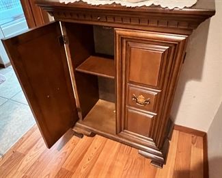 Floor Cabinet/End Table