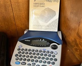 Brother P-touch Label Maker - 1900/1910