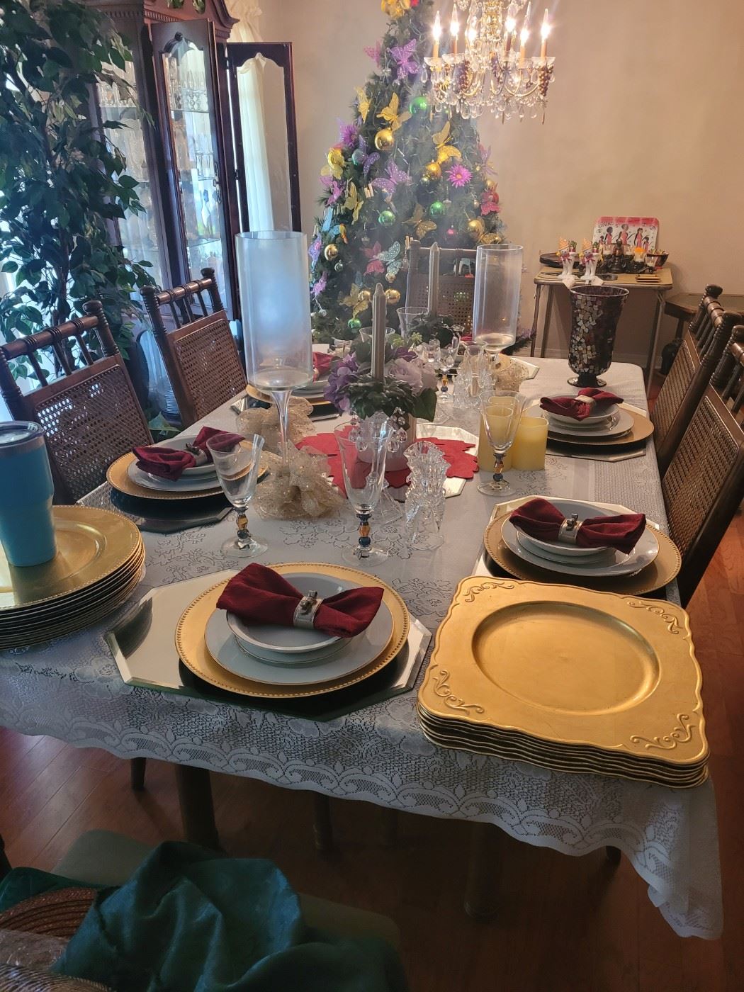 ESTATE SALE CHRISTMAS IN JULY in Kenner, LA starts on 7/21/2023