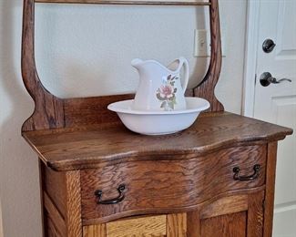 Victorian oak wash stand 